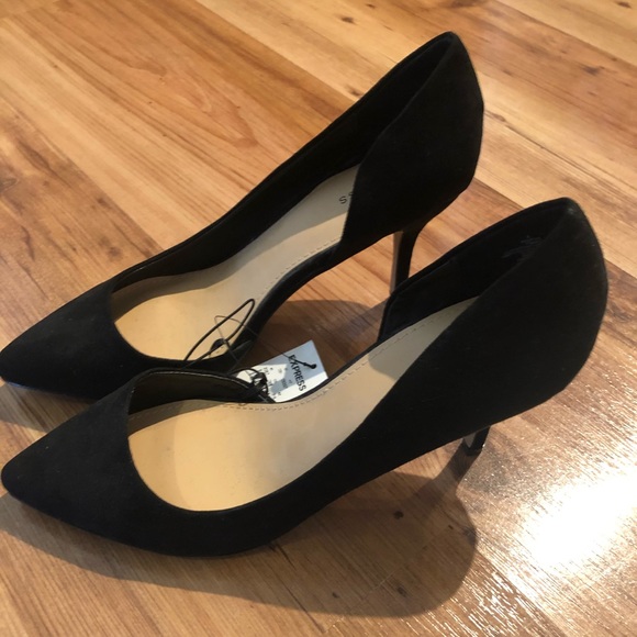 Express Black Pointed Toe D'orsay Pumps - Picture 2 of 6